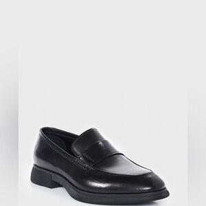 Paul Stuart Footwear
Marston Leather Penny Loafer